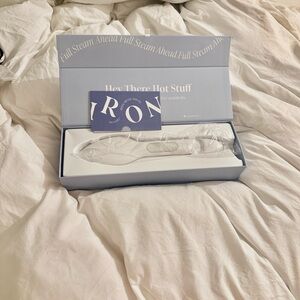 NEW The Nori Press White Handheld Steam Iron